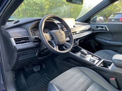 2022 Mitsubishi Outlander SE LOW MILES
