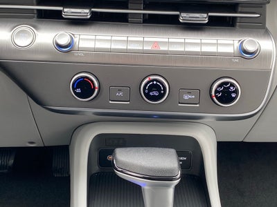 2026 Hyundai KONA SE FWD