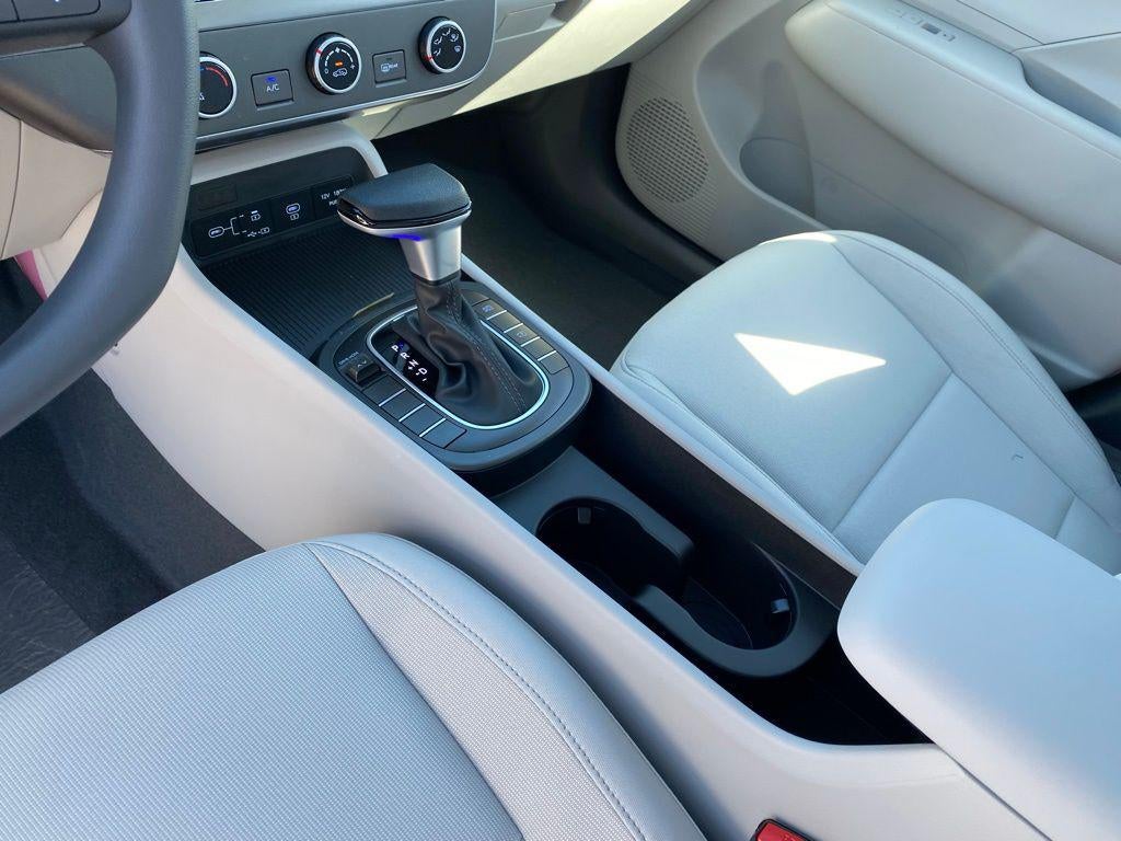 2026 Hyundai KONA SE FWD