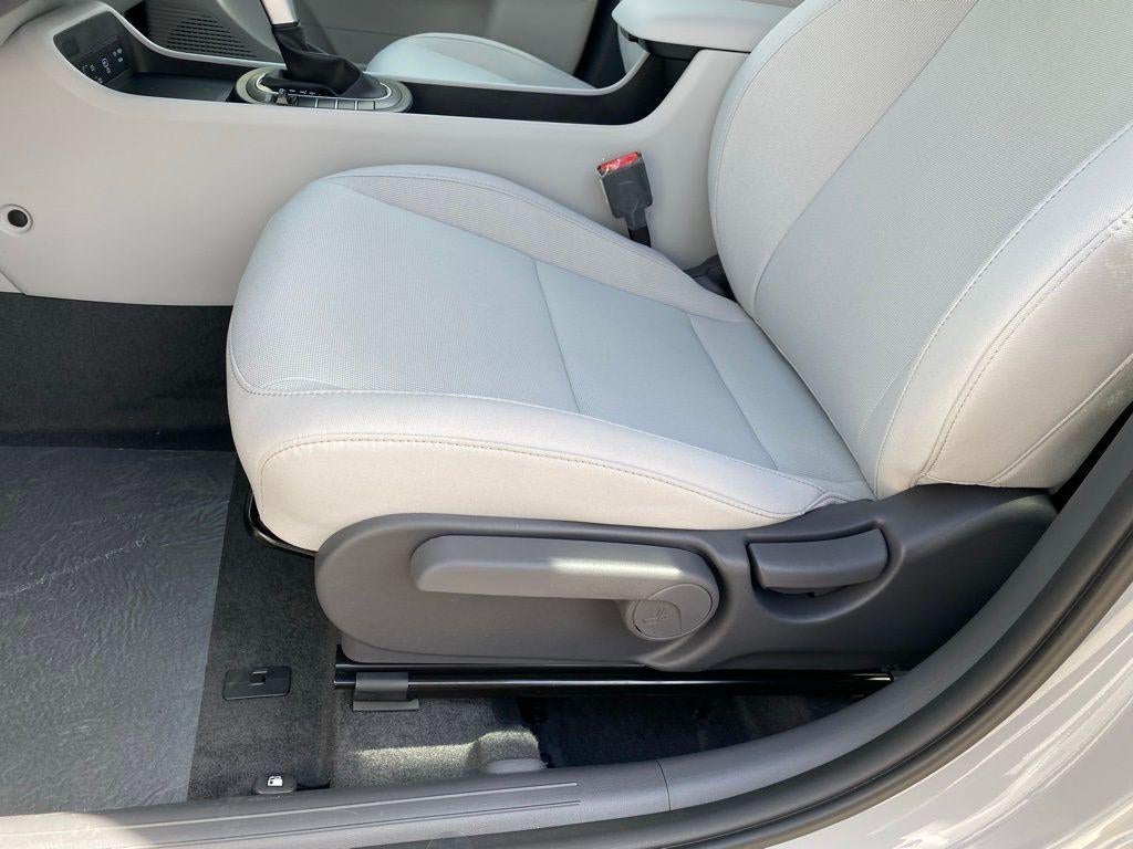 2026 Hyundai KONA SE FWD