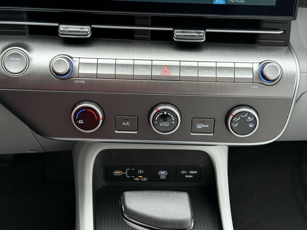 2026 Hyundai KONA SE FWD