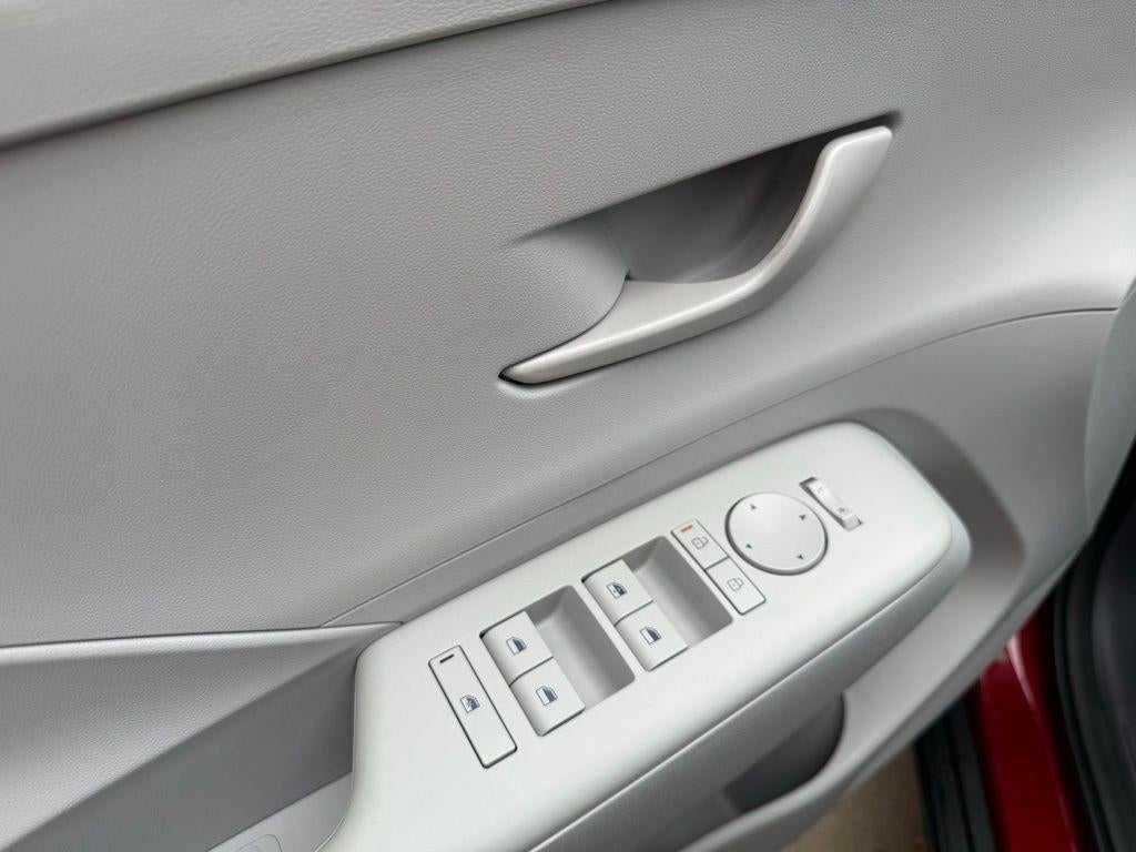 2026 Hyundai KONA SE FWD