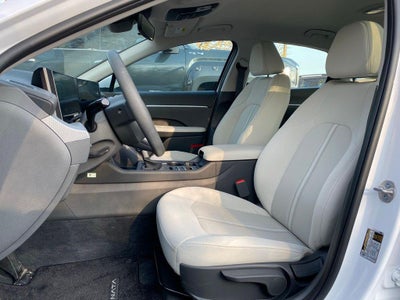 2025 Hyundai SONATA SE