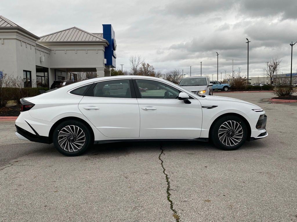2026 Hyundai SONATA HYBRID SEL