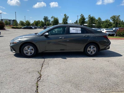 2026 Hyundai ELANTRA SE