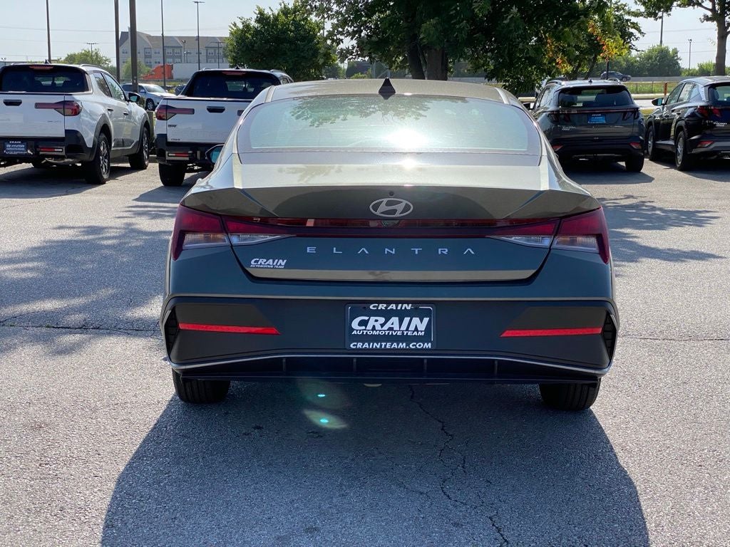 2026 Hyundai ELANTRA SE