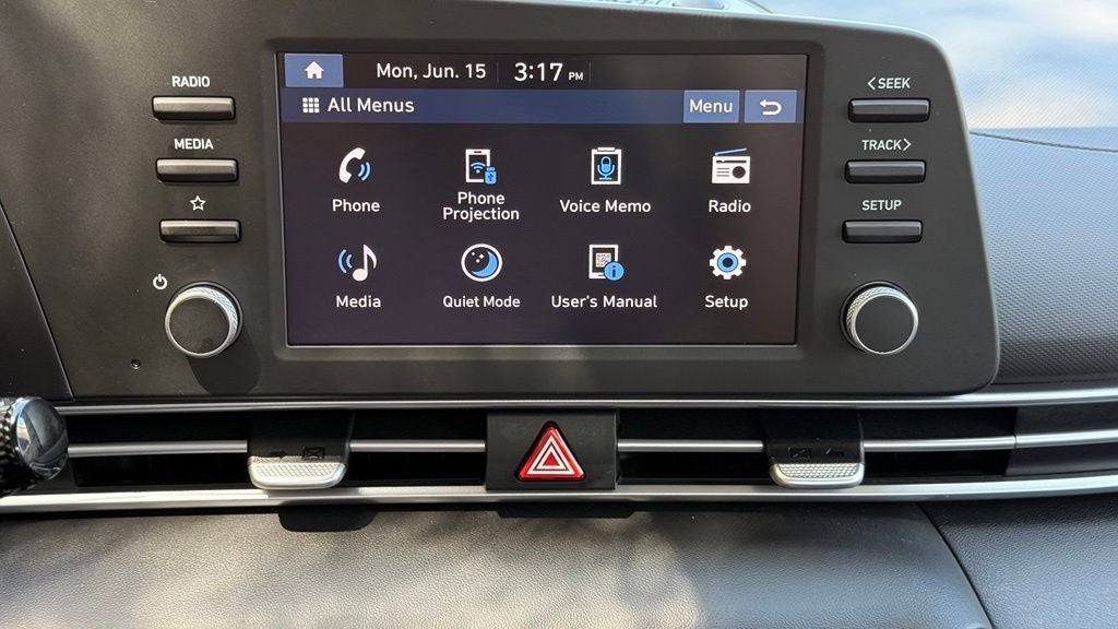 2025 Hyundai ELANTRA SE