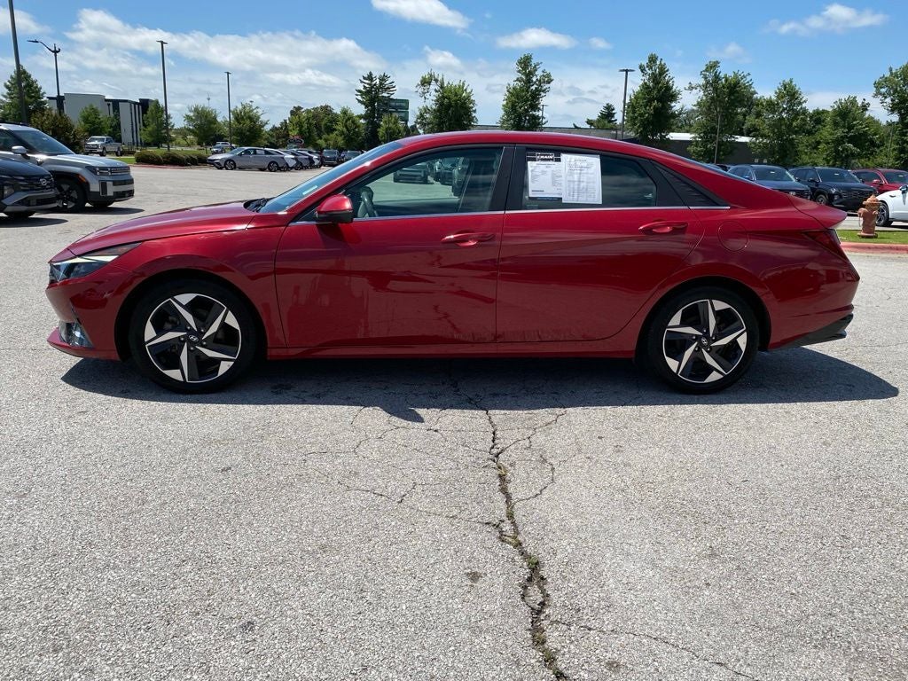 2022 Hyundai ELANTRA SEL