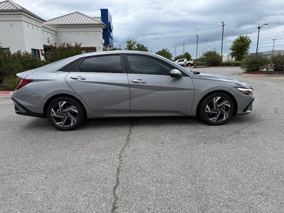 2024 Hyundai ELANTRA Limited