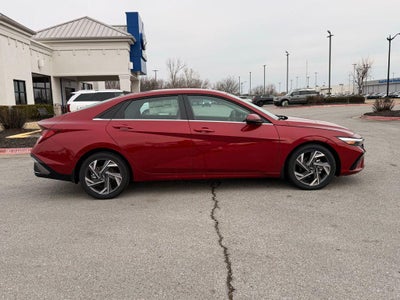 2025 Hyundai ELANTRA Limited