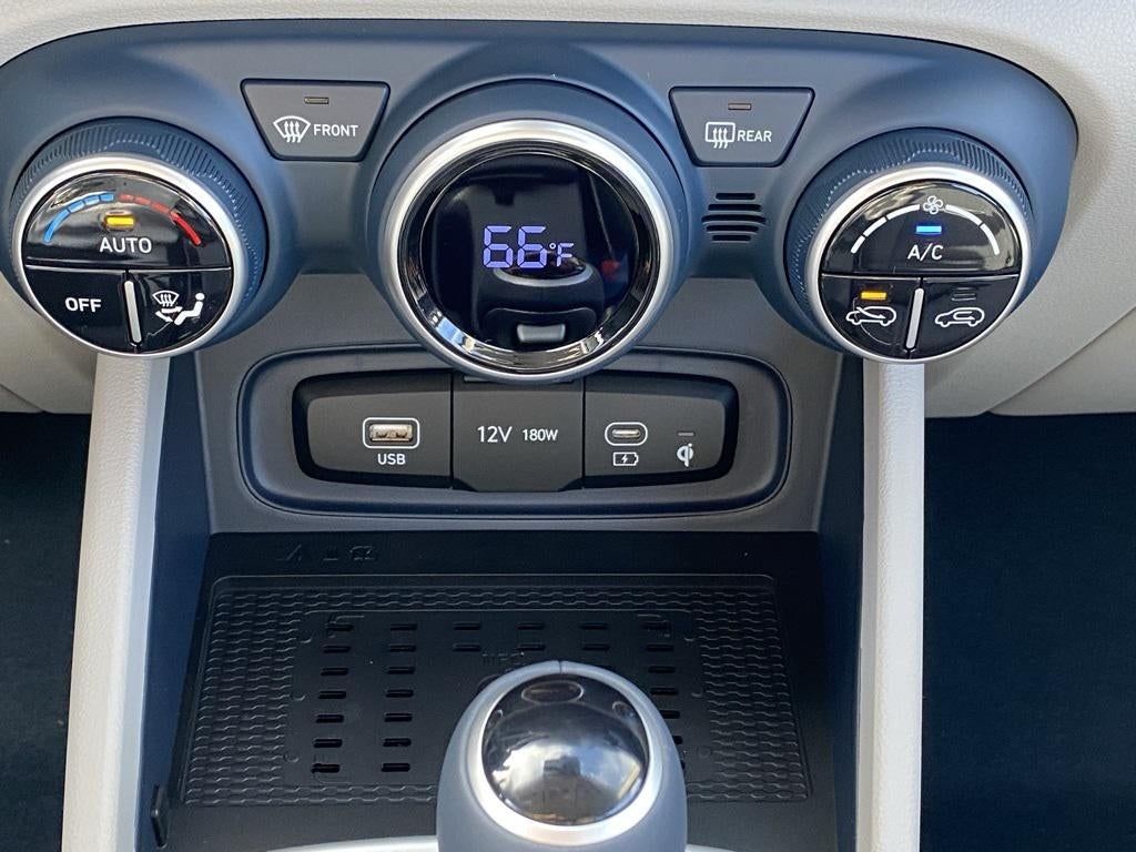 2026 Hyundai VENUE SEL W/Two-Tone Roof