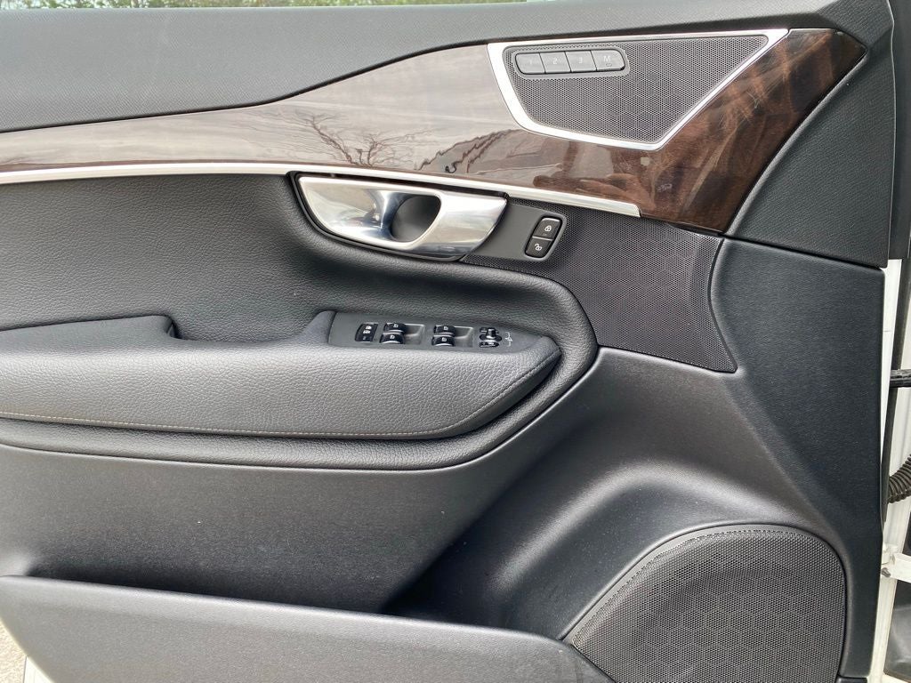 2018 Volvo XC90 T6 Momentum