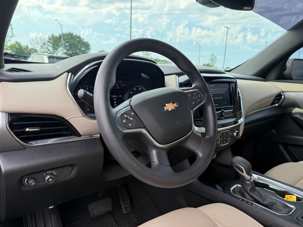 2022 Chevrolet Traverse LS