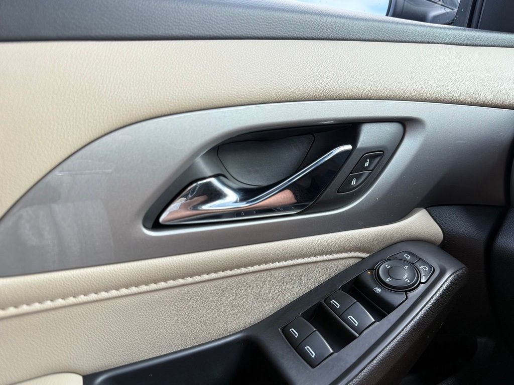 2022 Chevrolet Traverse LS