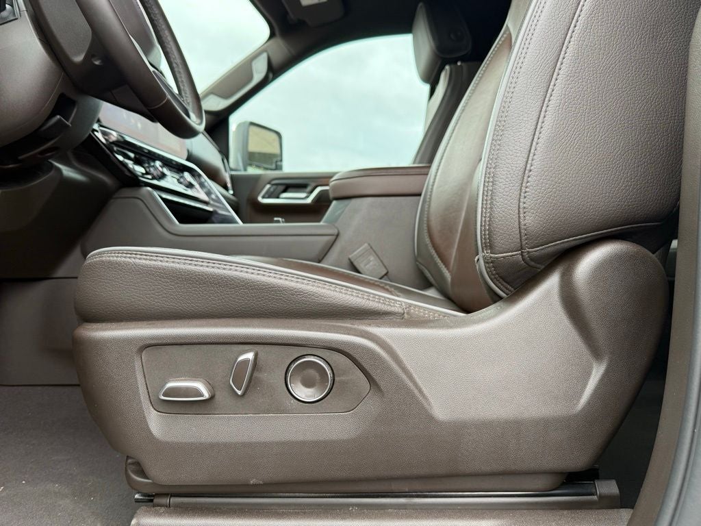 2024 GMC Sierra 2500HD Denali DENALI PREFERRED POWER STEPS,