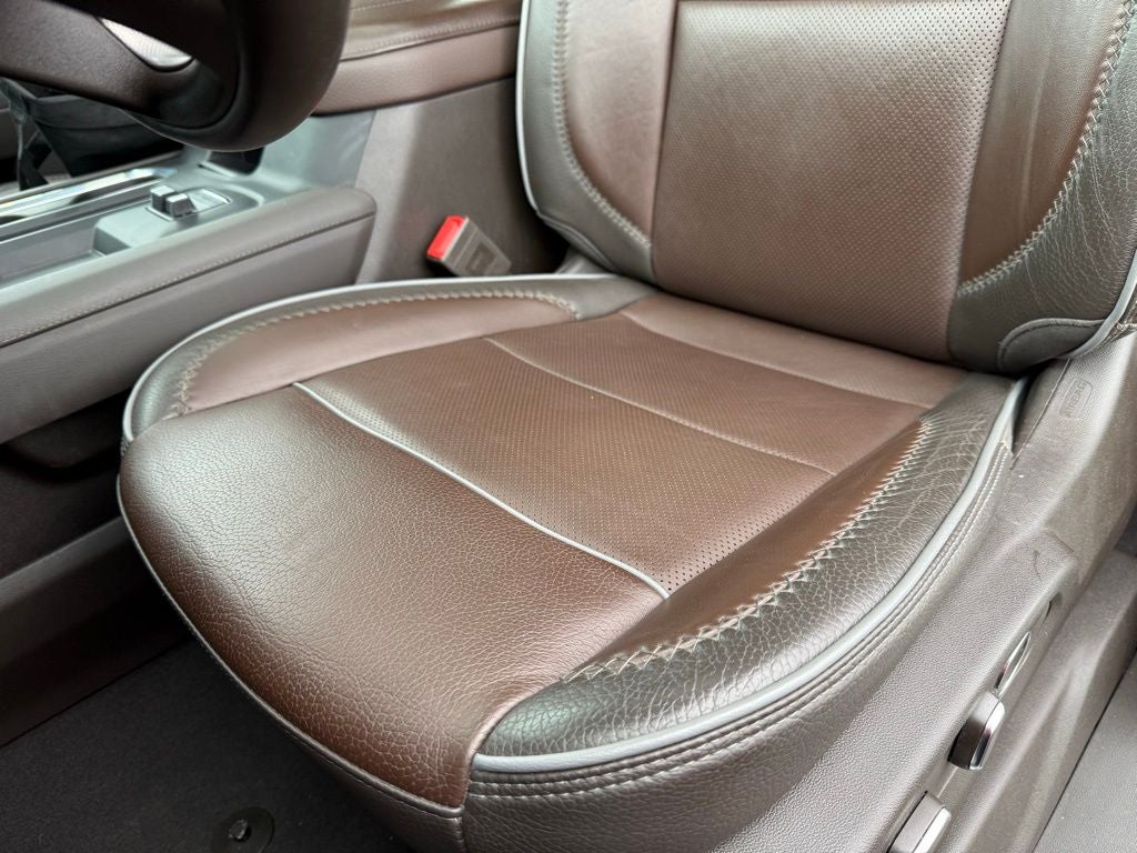 2024 GMC Sierra 2500HD Denali DENALI PREFERRED POWER STEPS,