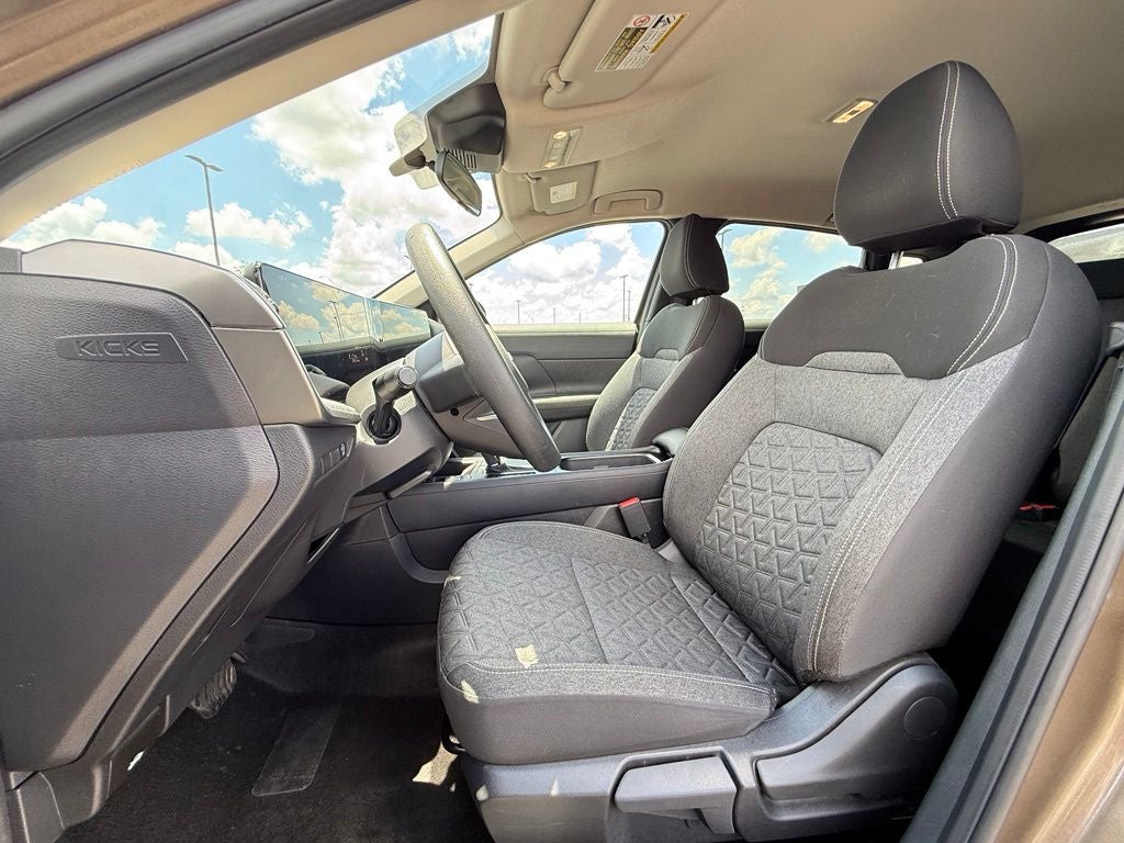 2025 Nissan Kicks SV