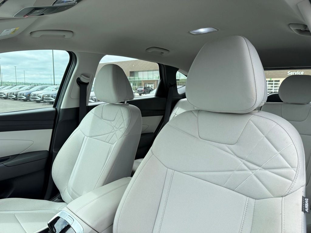 2025 Hyundai TUCSON SE