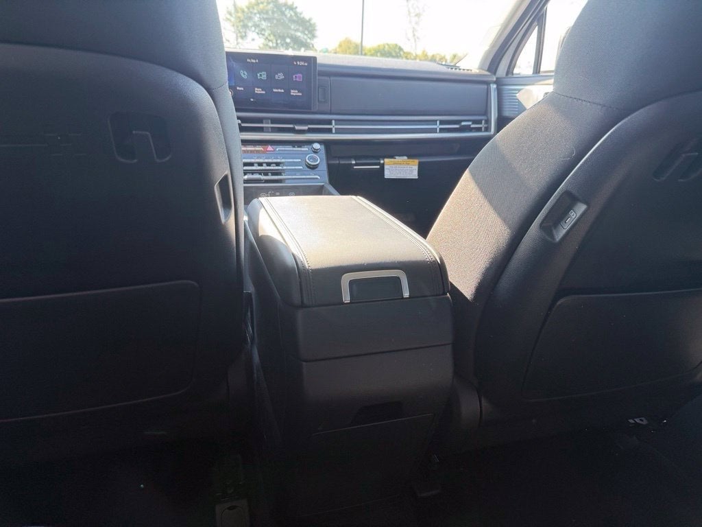 2027 Hyundai SANTA FE SE FWD