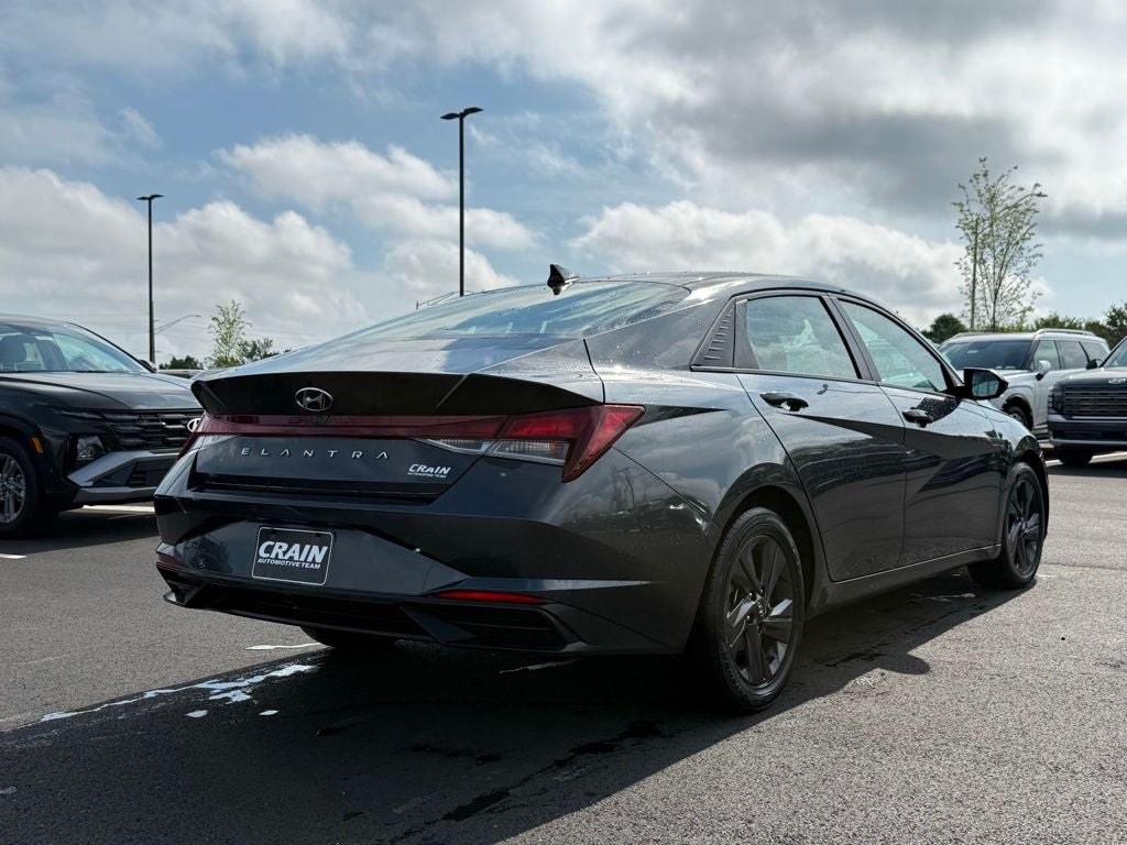 2023 Hyundai ELANTRA SEL
