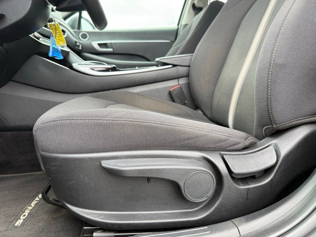 2022 Hyundai SONATA SE
