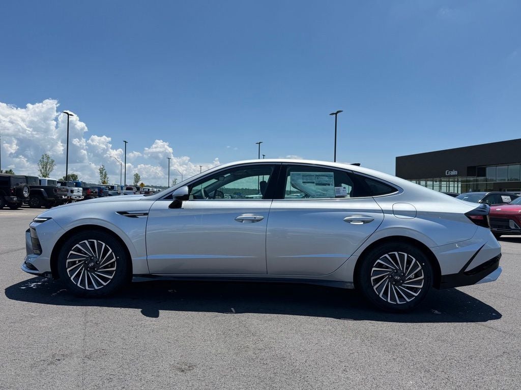 2026 Hyundai SONATA HYBRID SEL