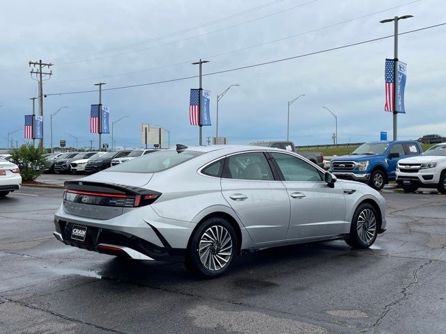 2025 Hyundai SONATA HYBRID SEL