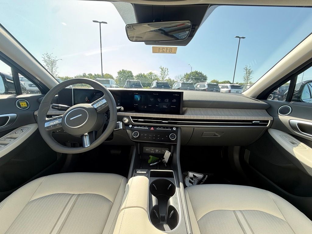 2026 Hyundai SONATA HYBRID SEL