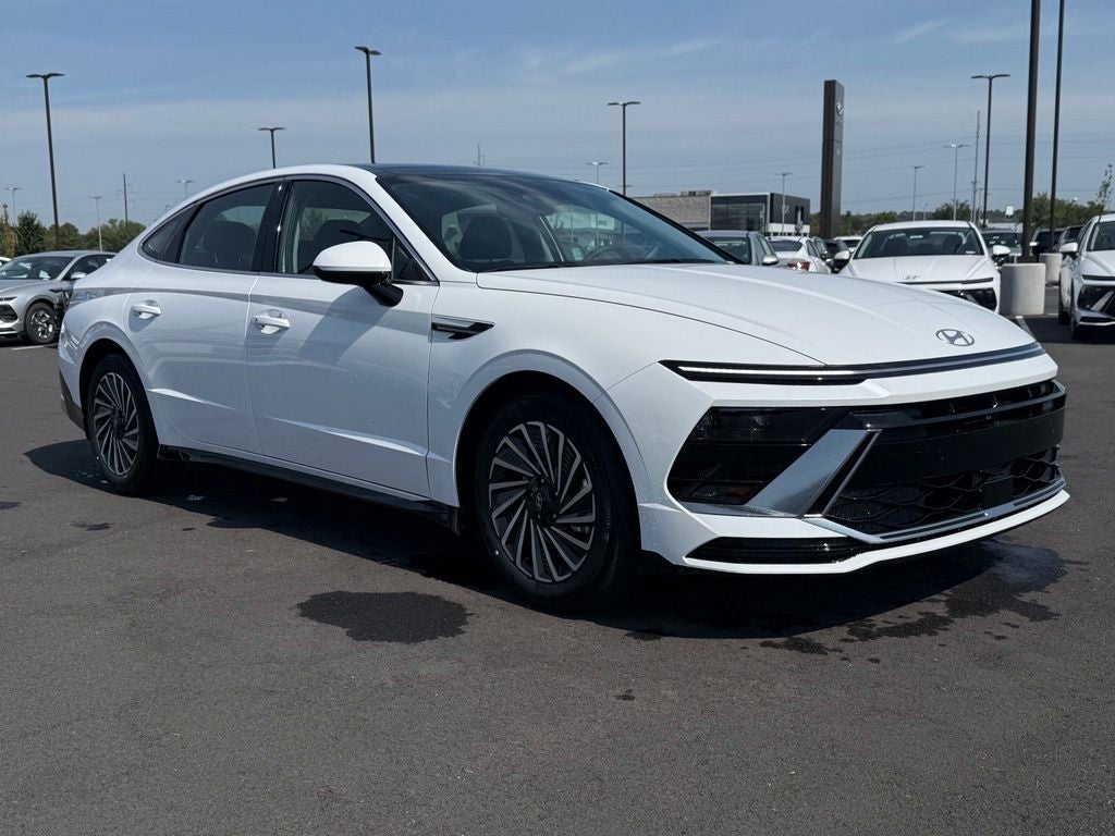 2026 Hyundai SONATA HYBRID SEL