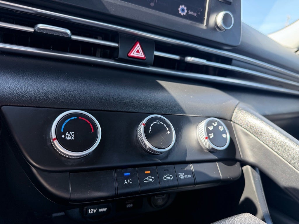 2023 Hyundai ELANTRA SE