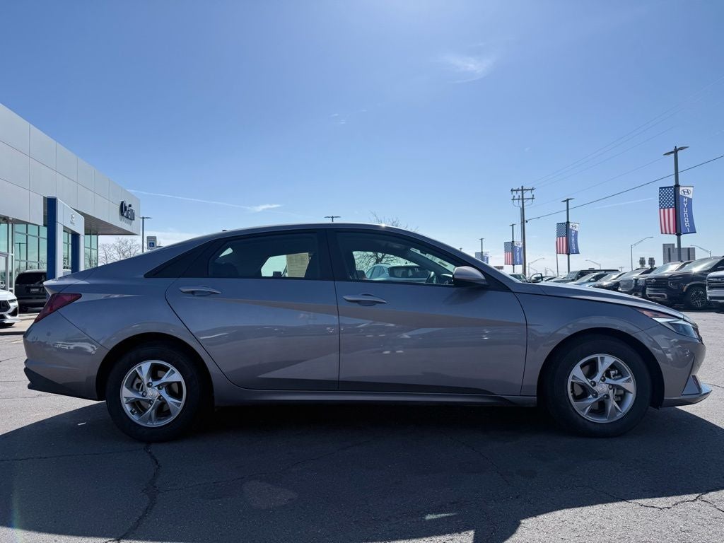 2023 Hyundai ELANTRA SE