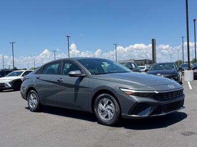 2026 Hyundai ELANTRA SE