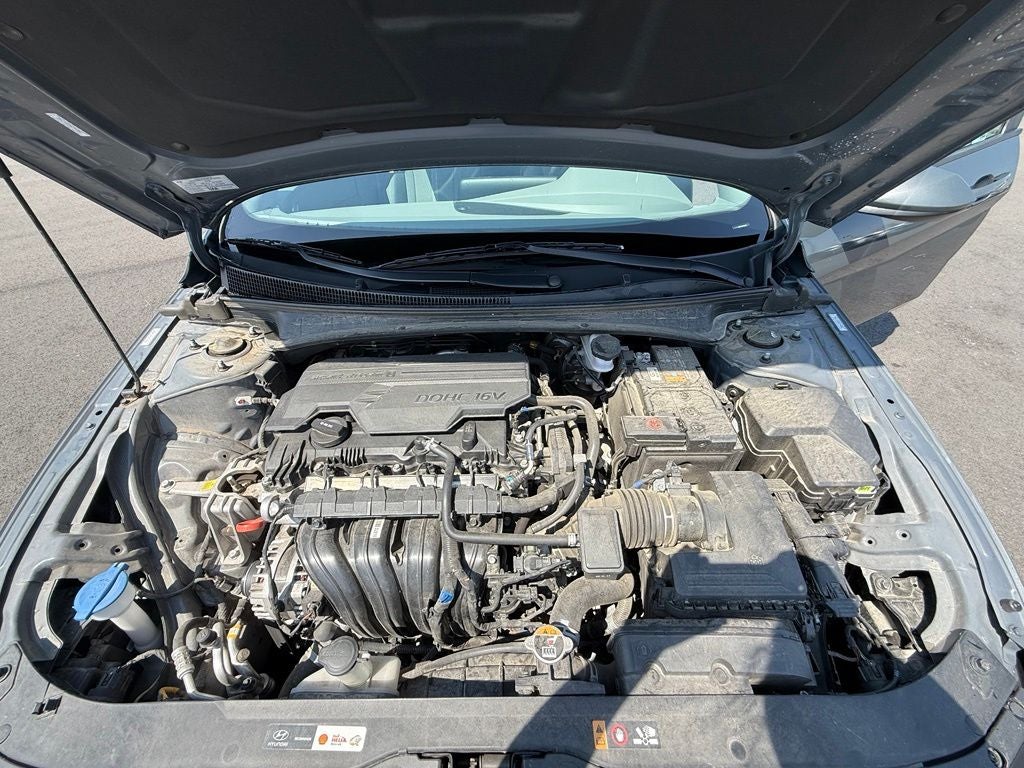 2024 Hyundai ELANTRA SE
