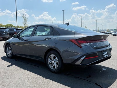 2024 Hyundai ELANTRA SE