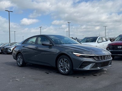 2024 Hyundai ELANTRA SEL