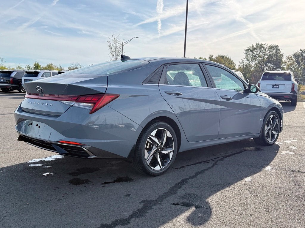 2022 Hyundai ELANTRA SEL
