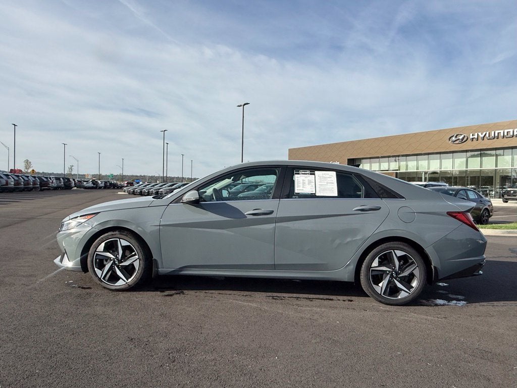 2022 Hyundai ELANTRA SEL