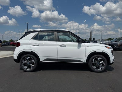 2026 Hyundai VENUE SEL W/Two-Tone Roof