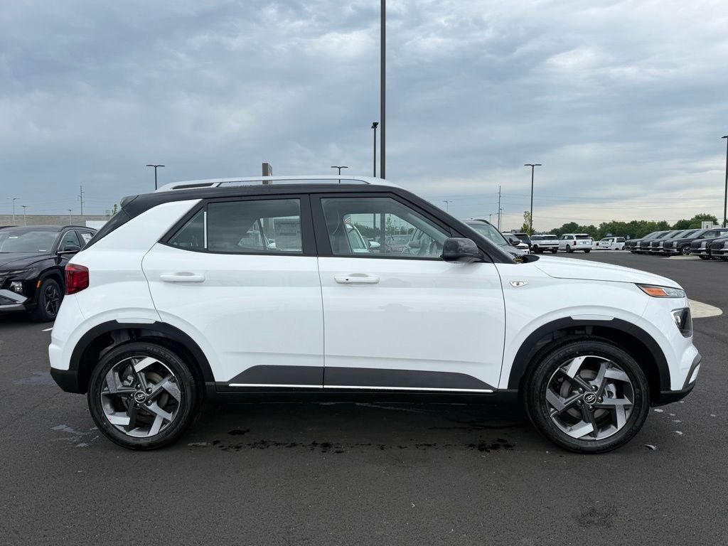 2026 Hyundai VENUE SEL W/Two-Tone Roof