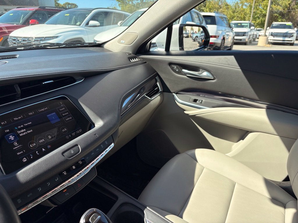 2021 Cadillac XT4 Luxury