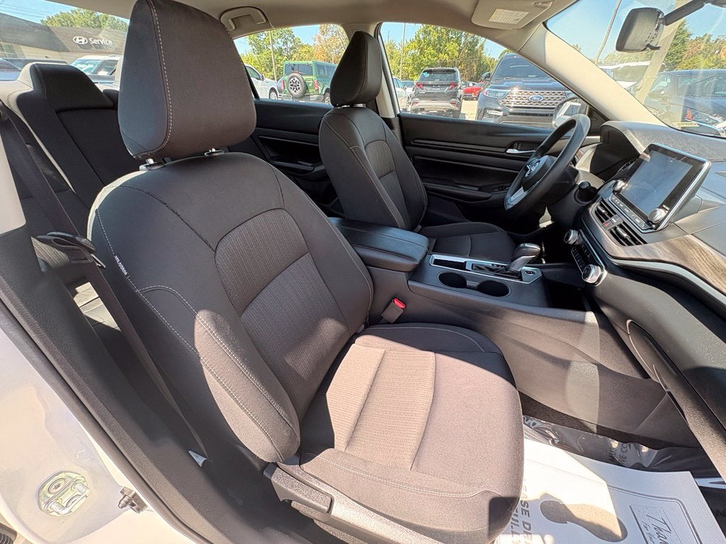 2025 Nissan Altima SV - Photo 30