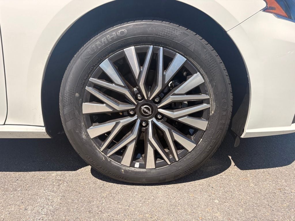 2025 Nissan Altima SV - Photo 31