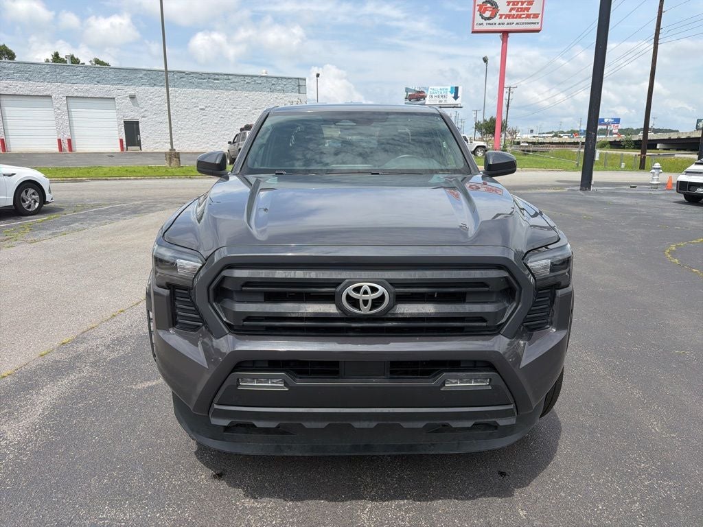 2024 Toyota Tacoma SR5 1-Owner / Clean Carfax / Apple CarPlay/Android Aut