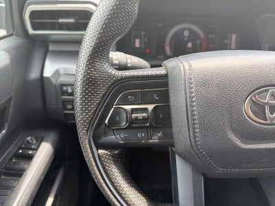 2024 Toyota Tacoma SR5 1-Owner / Clean Carfax / Apple CarPlay/Android Aut
