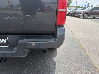 2024 Toyota Tacoma SR5 1-Owner / Clean Carfax / Apple CarPlay/Android Aut