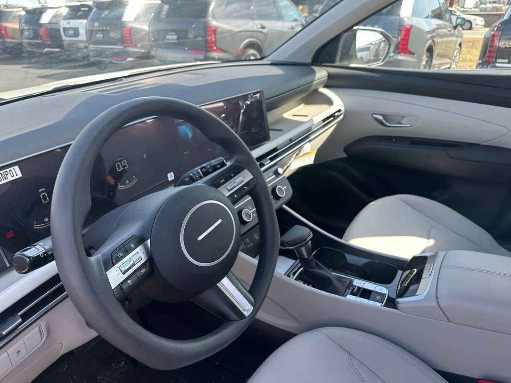 2025 Hyundai TUCSON SE FWD