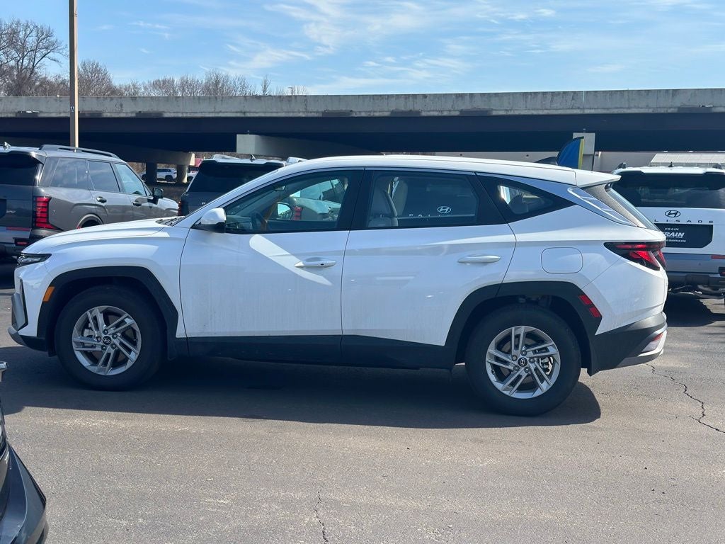 2025 Hyundai TUCSON SE FWD