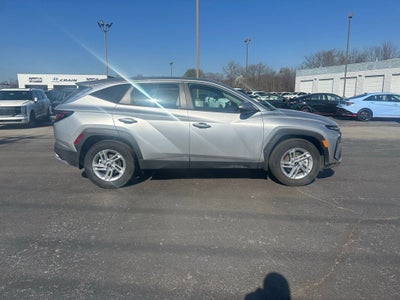 2025 Hyundai TUCSON SE FWD
