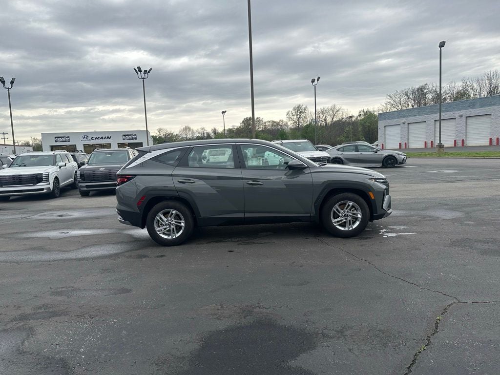 2025 Hyundai TUCSON SE FWD