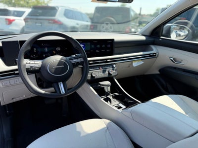 2025 Hyundai TUCSON SE